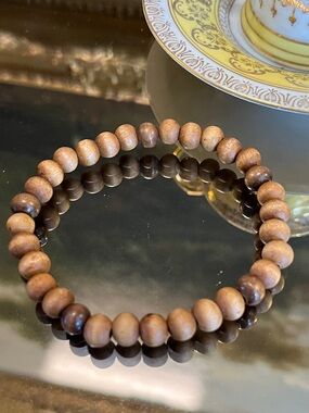 Wooden beaded stretch bracelet